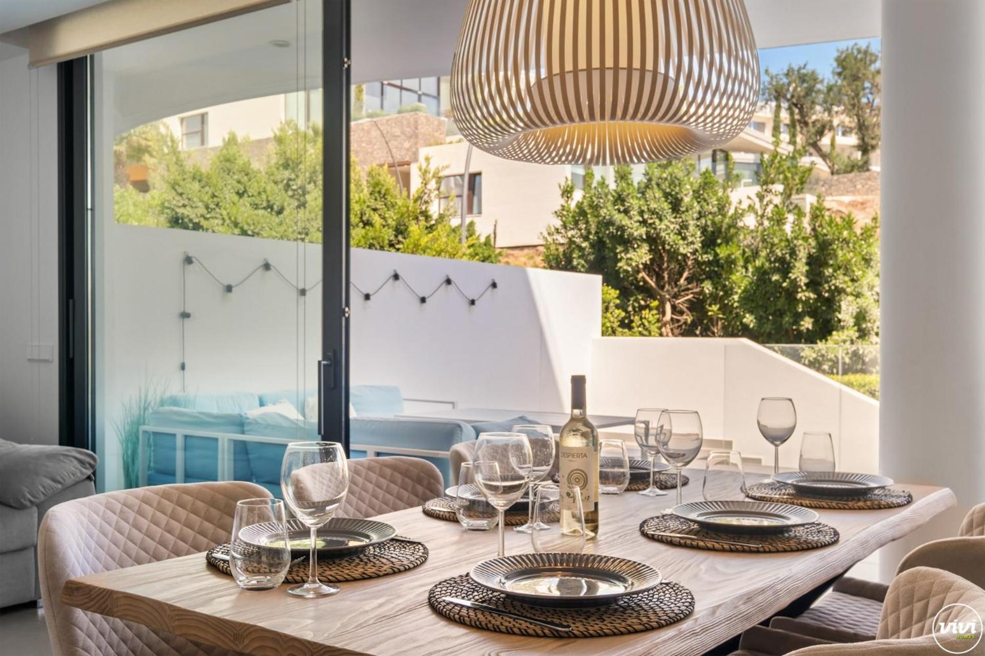 Vivi Homes - Luxury ,garden, Pool & Sauna * Fuengirola