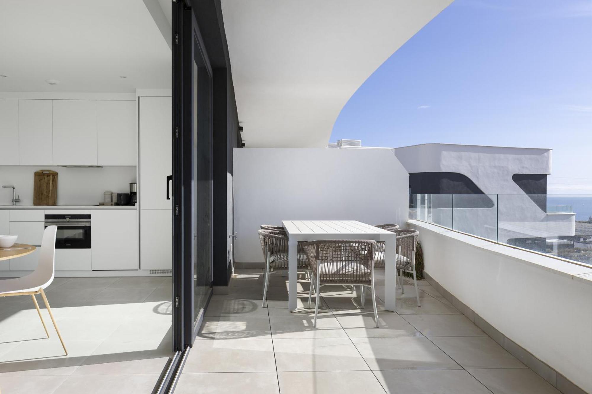 Apartment Elegant Luxury With Terrace In Higueron *