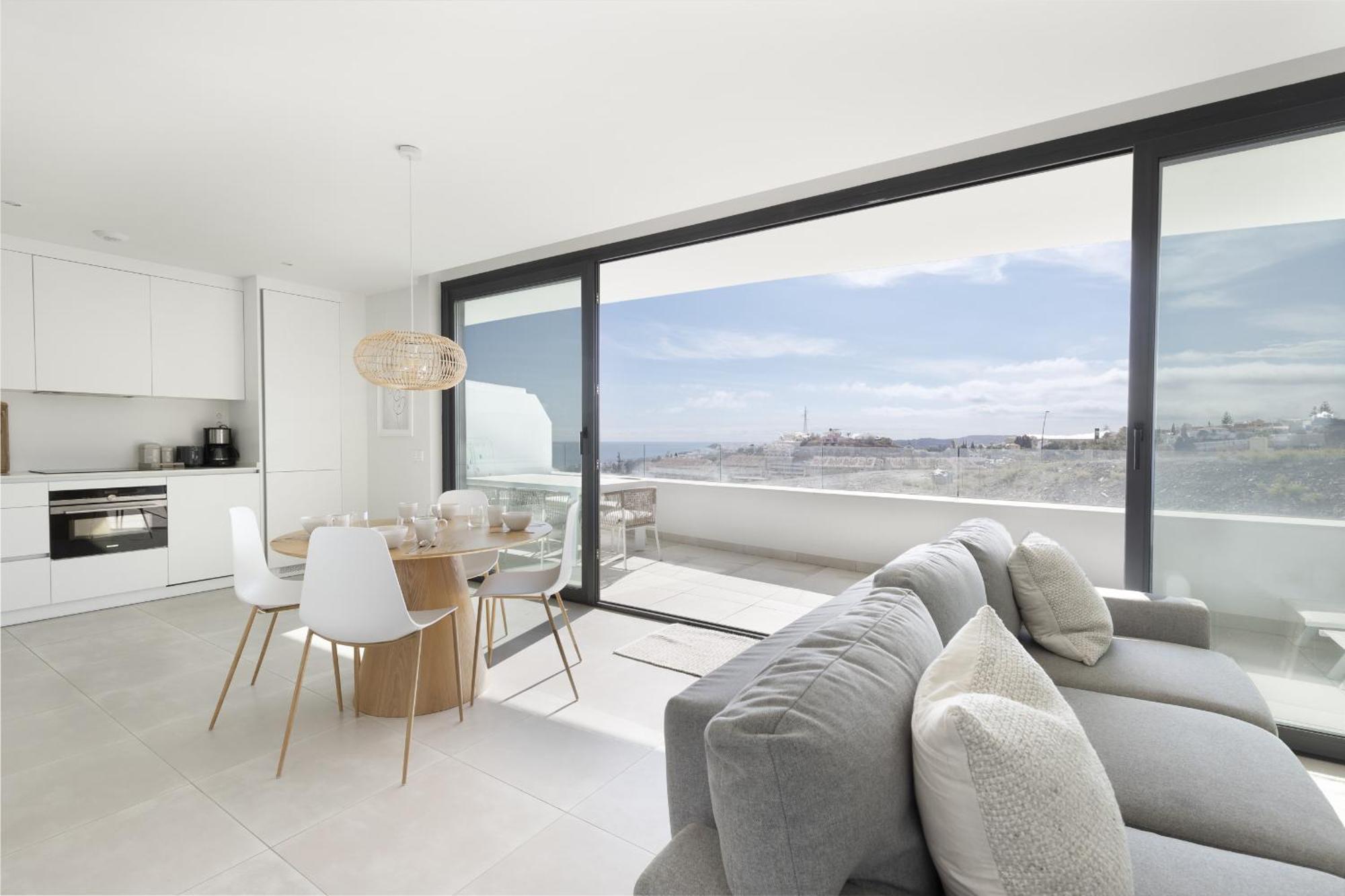 Elegant Luxury With Terrace In Higueron Apartment *