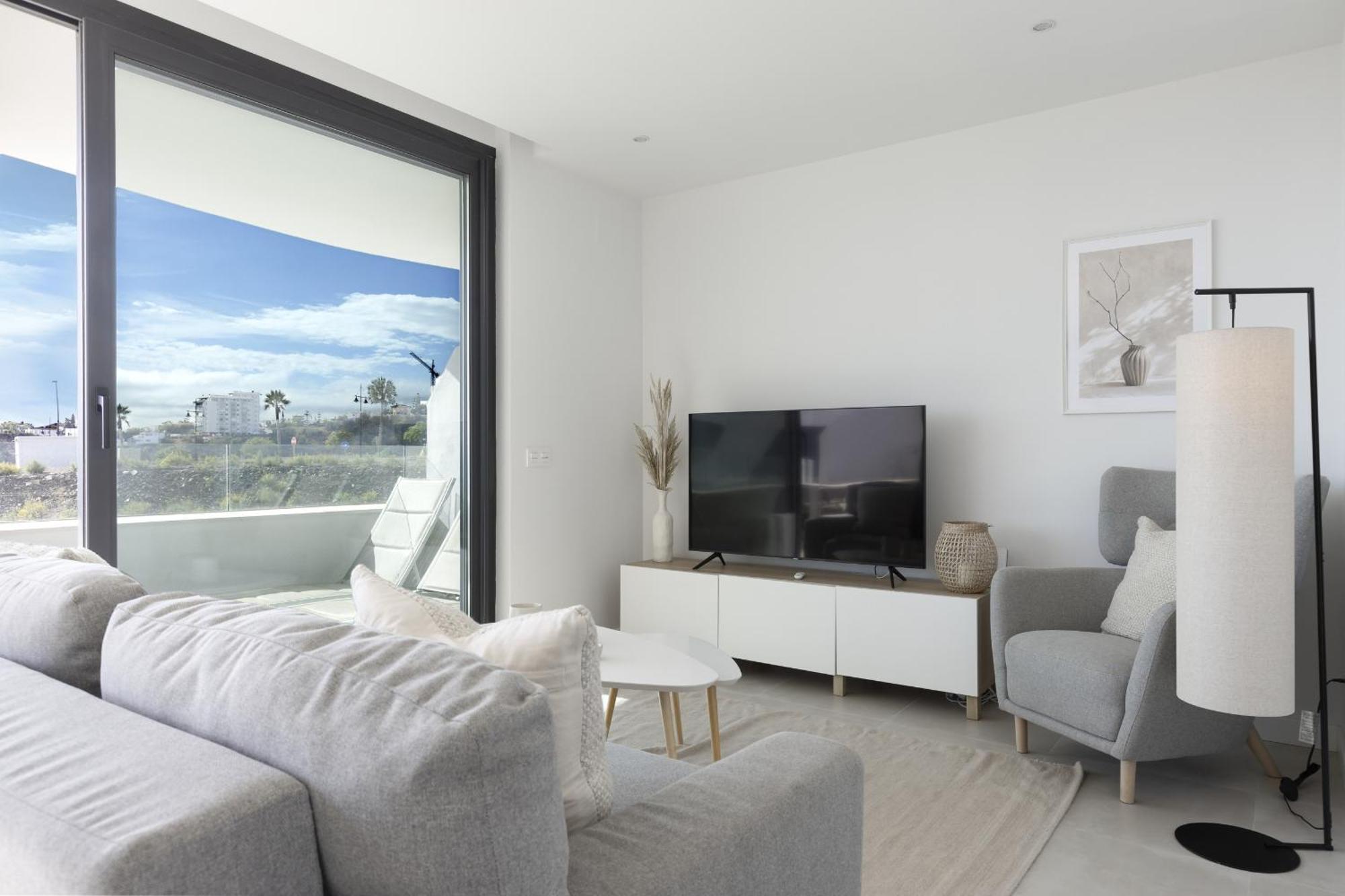 Apartment Elegant Luxury With Terrace In Higueron Fuengirola