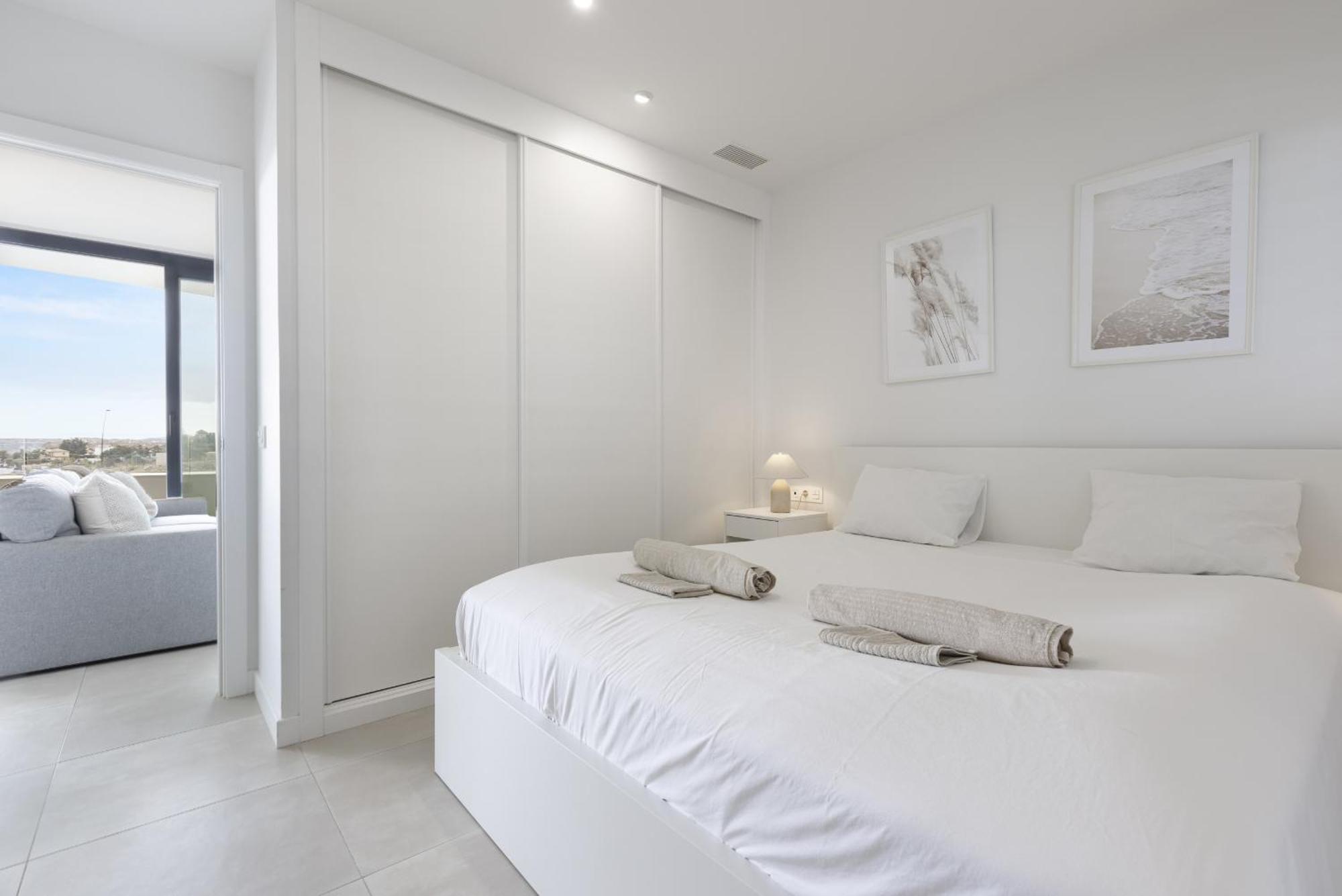 Elegant Luxury With Terrace In Higueron Apartment Fuengirola