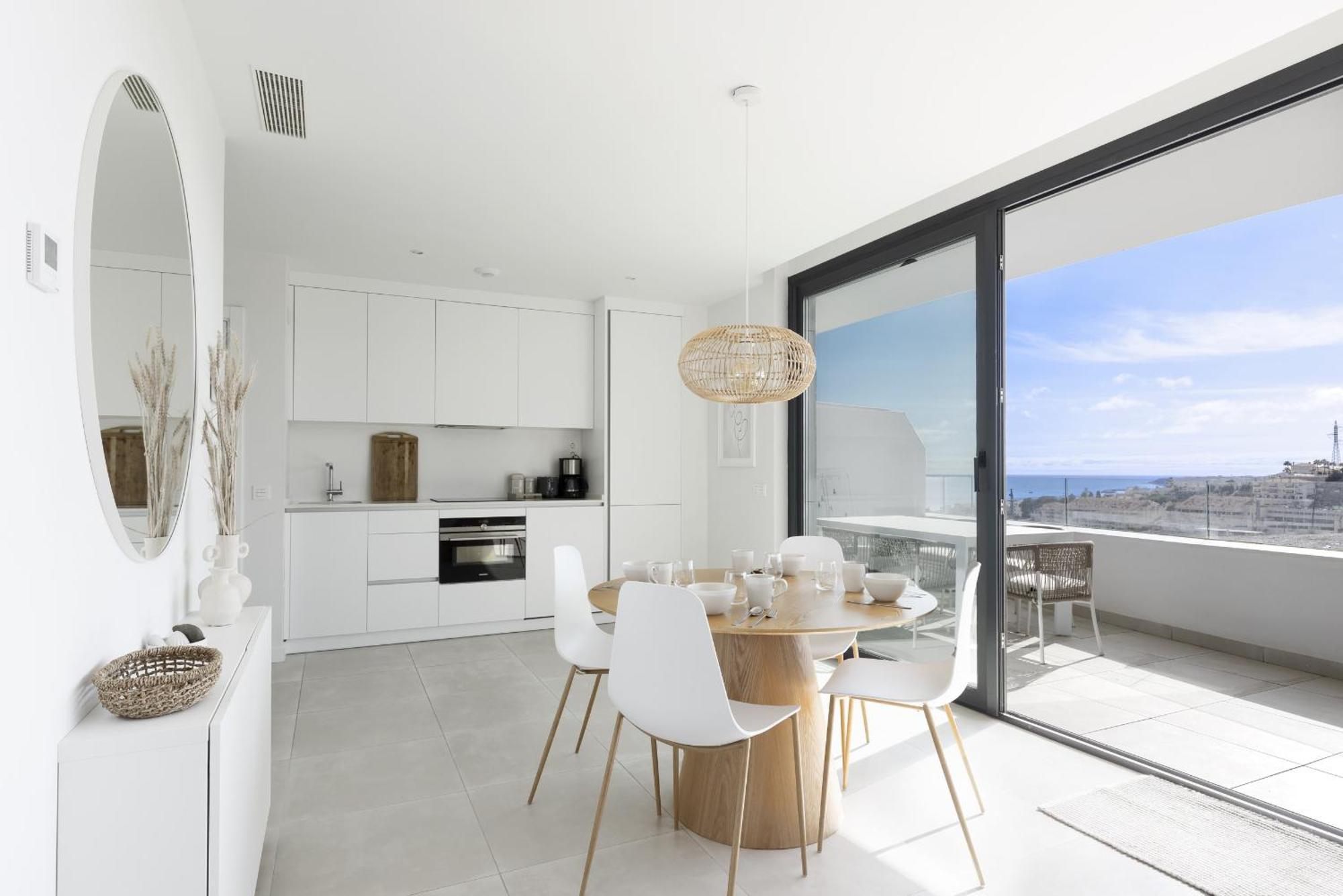 Apartment Elegant Luxury With Terrace In Higueron Fuengirola