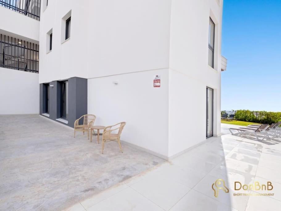 Con Jardin Y Piscina Privada En Higueron West *