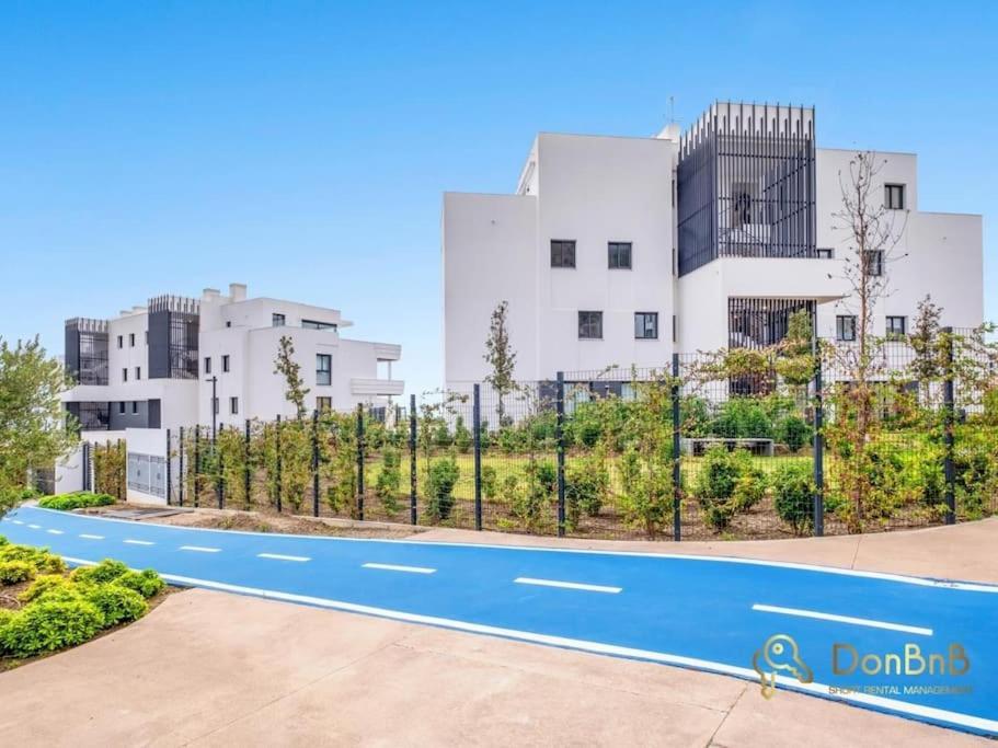 Con Jardin Y Piscina Privada En Higueron West Apartment