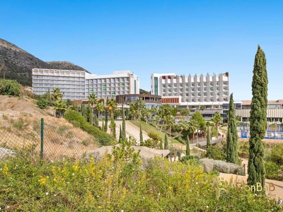Con Jardin Y Piscina Privada En Higueron West Apartment Fuengirola