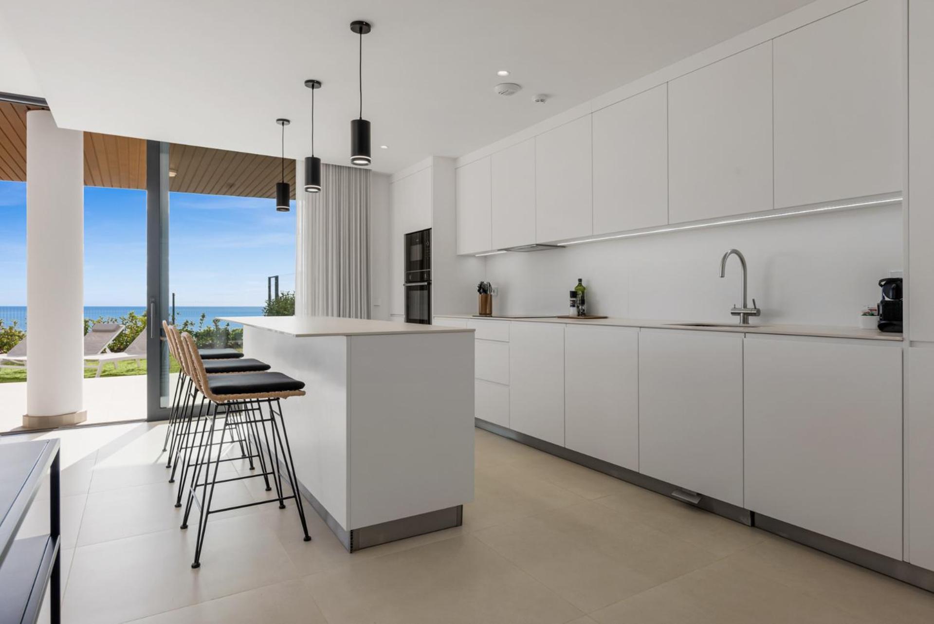 Vivi Homes - Sixsenses Pool, Golf, Patio & Sea View Apartment *