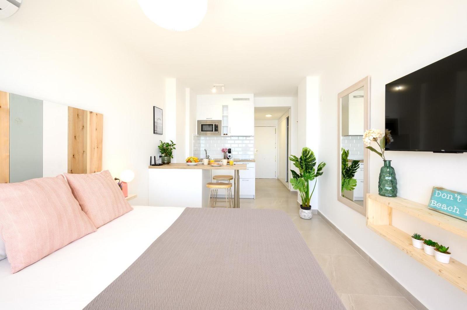 Appartement Stella Maris - Amazing Frontal Sea Views With Pool & Terrace By 10tosea *