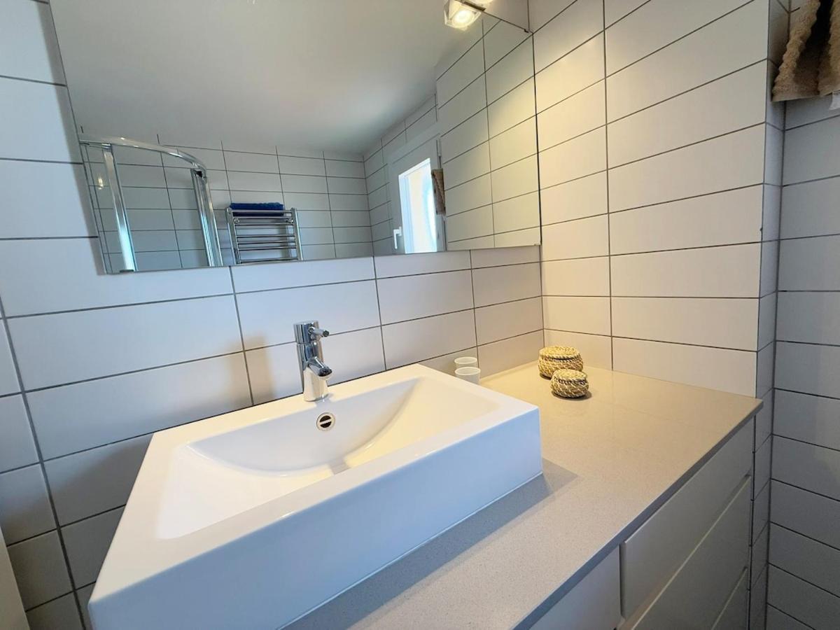 Sunny & Modern Apartamento