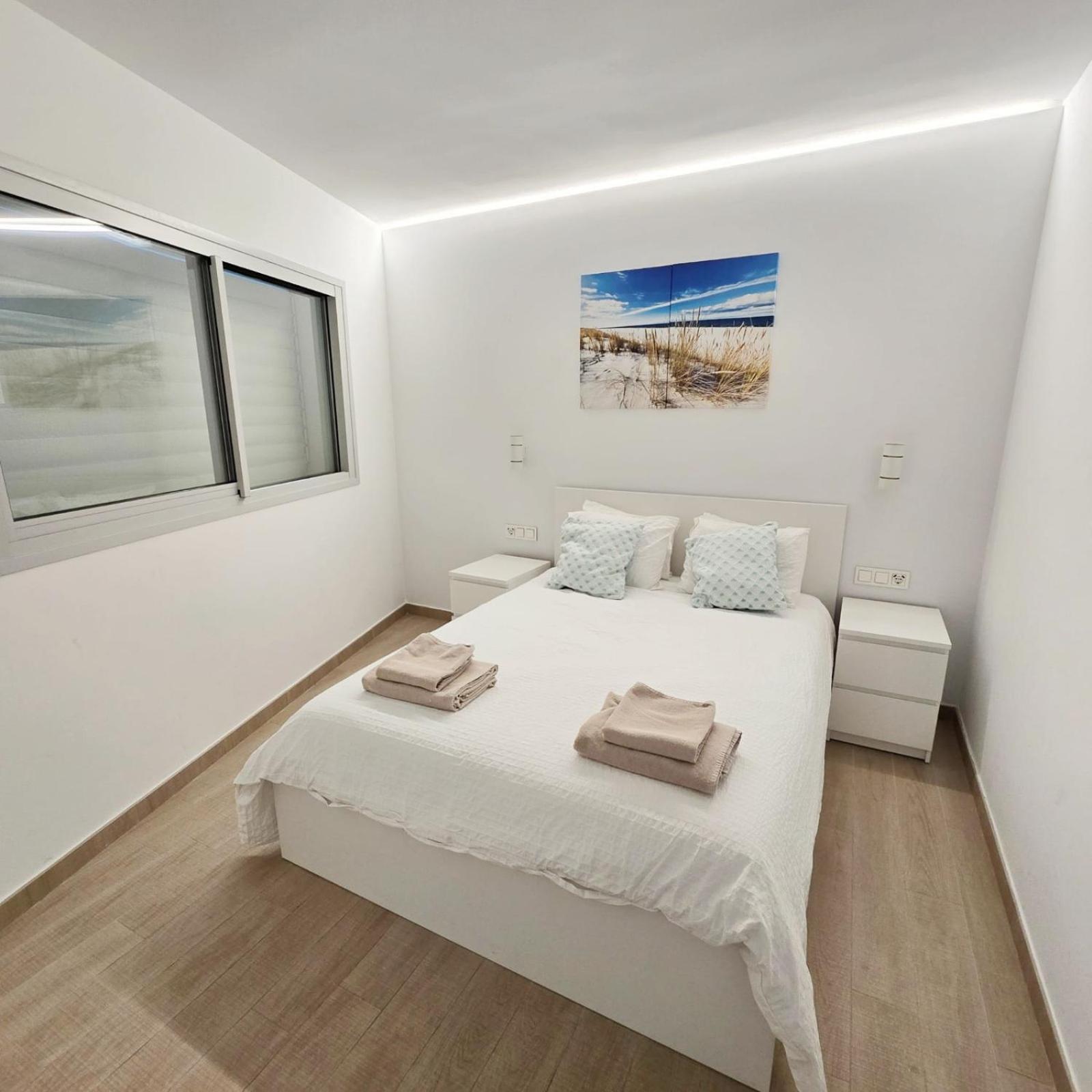 Bonito Carvajal - - The Wave * Fuengirola
