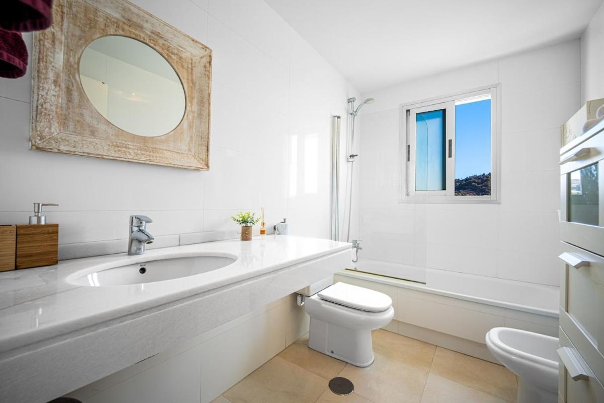 San Miguel - 2 Bed And 2 Bath - Miramar Shopping Fuengirola