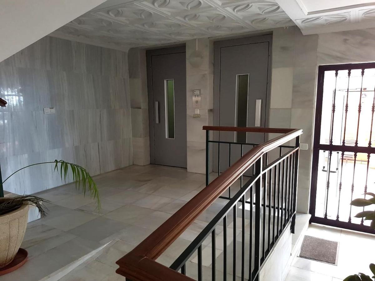Ref 302 Front In Popular Riverina * Fuengirola