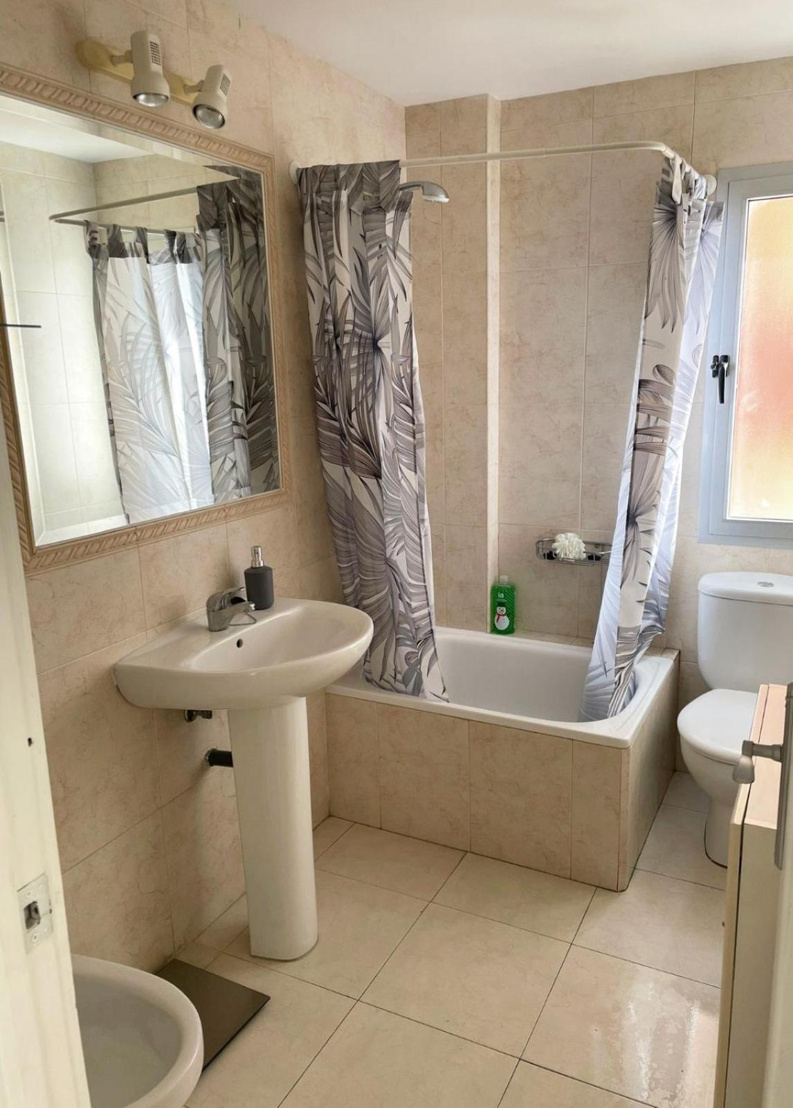 Great Terrace With Views To The Sea. 5th Floor Downtown Area Apartamento