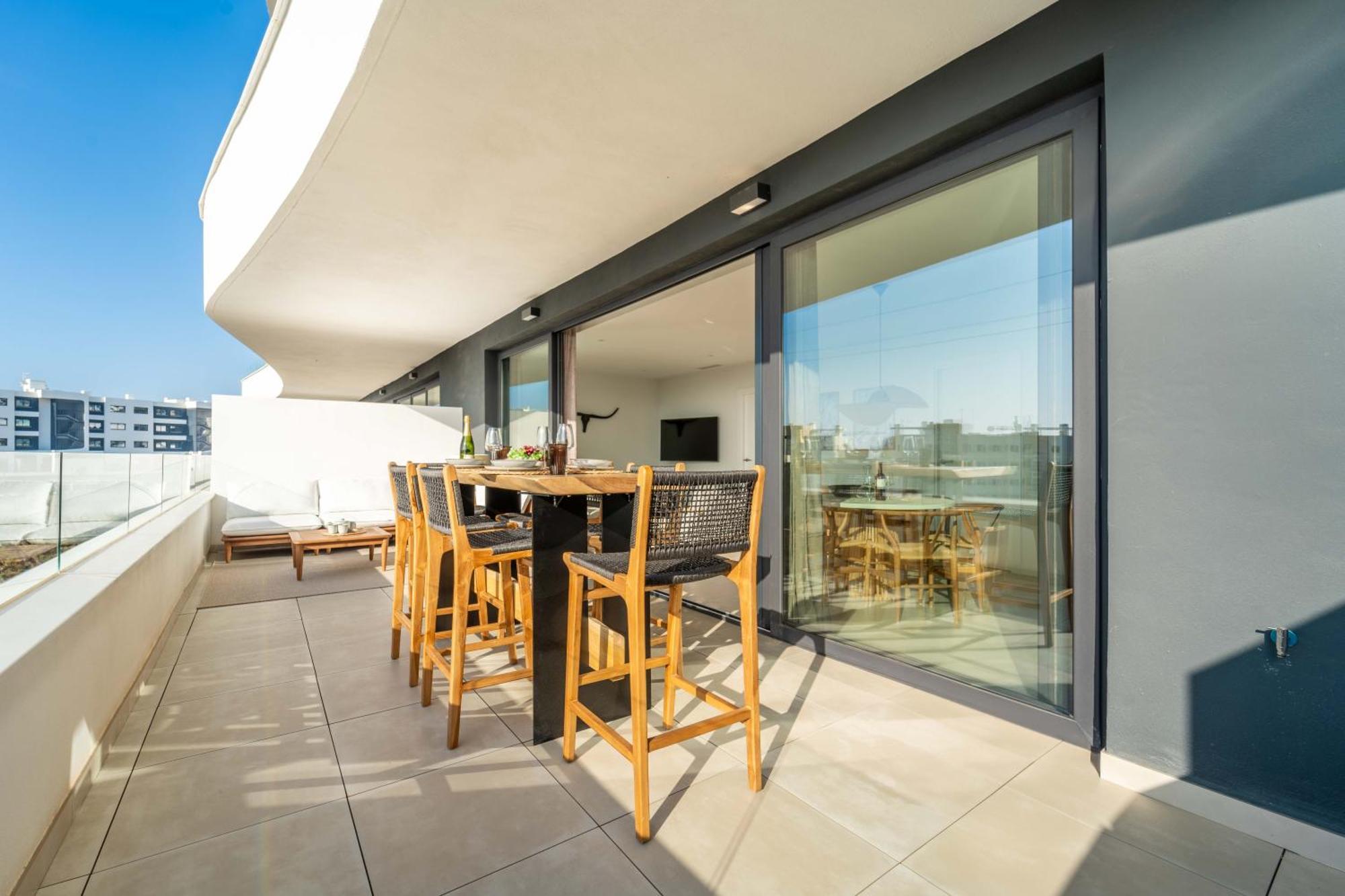 Higueron West Collection - La Casa Lozano By Hwpc
