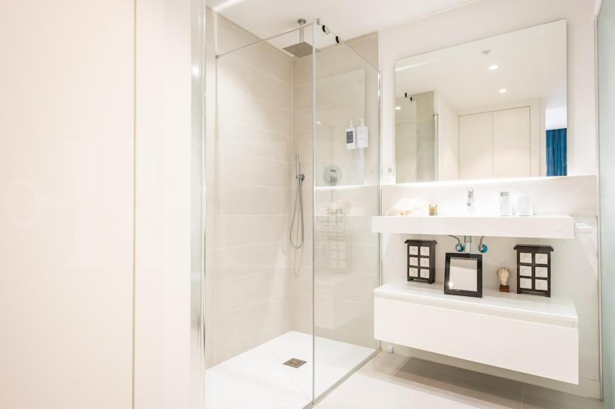 Seaside Escape With Views, Pool And Parking Rems * Fuengirola