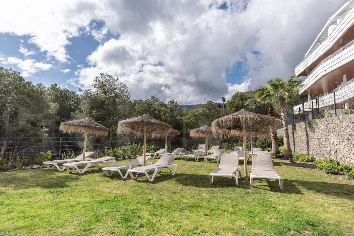 Seaside Escape With Views, Pool And Parking Rems * Fuengirola