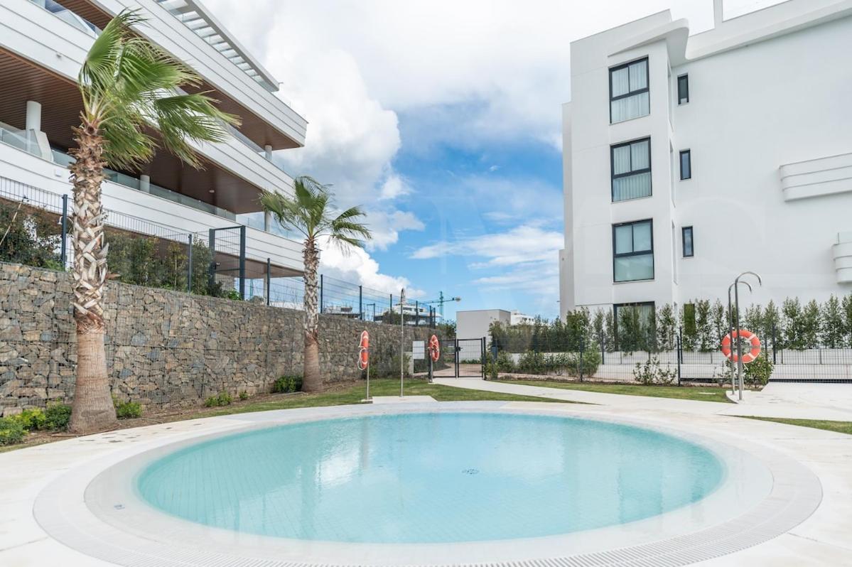 Seaside Escape With Views, Pool And Parking Rems Apartment Fuengirola