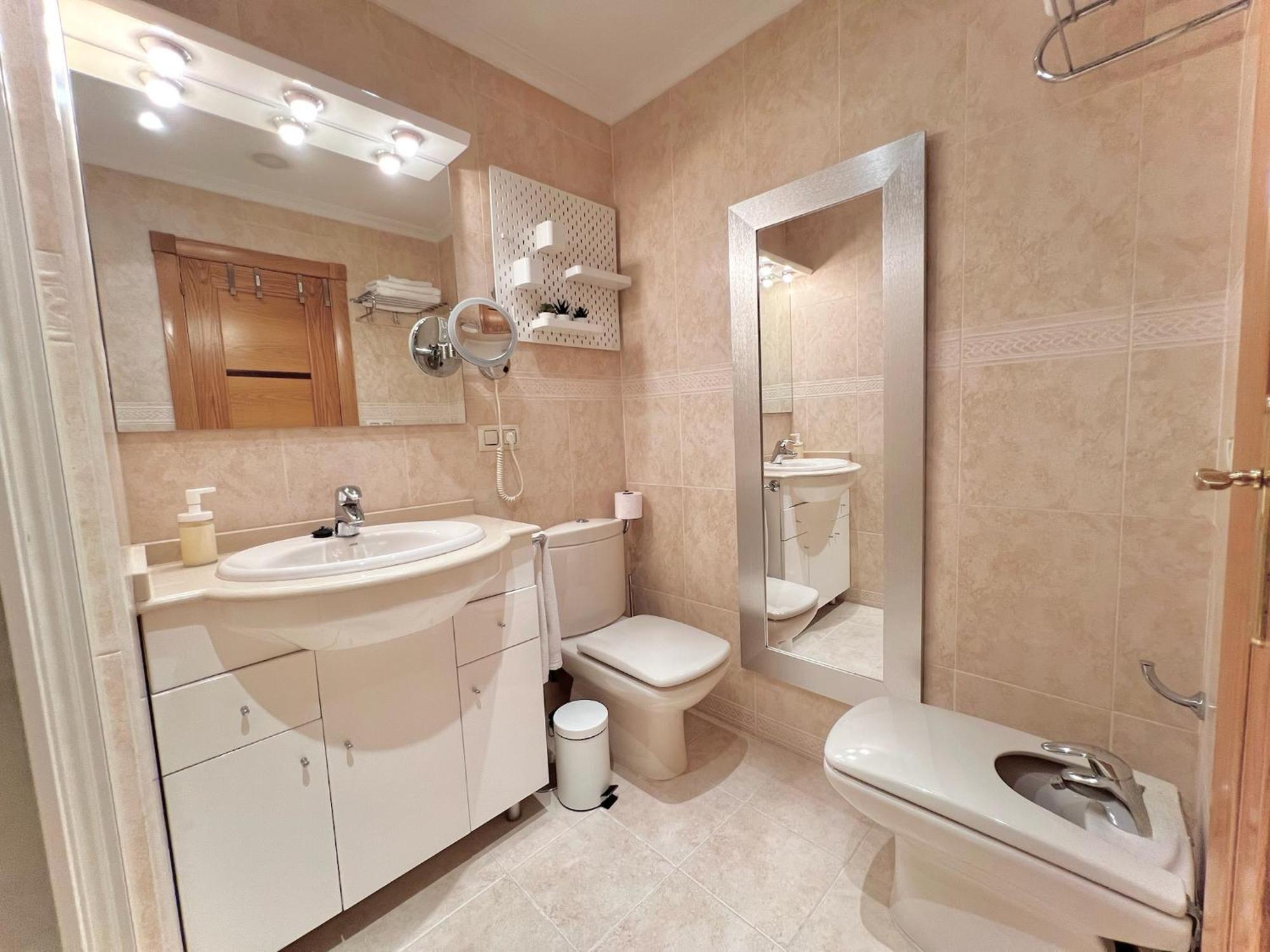 Bright And Cozy With Pool And Jacuzzi And Near Apartment Fuengirola