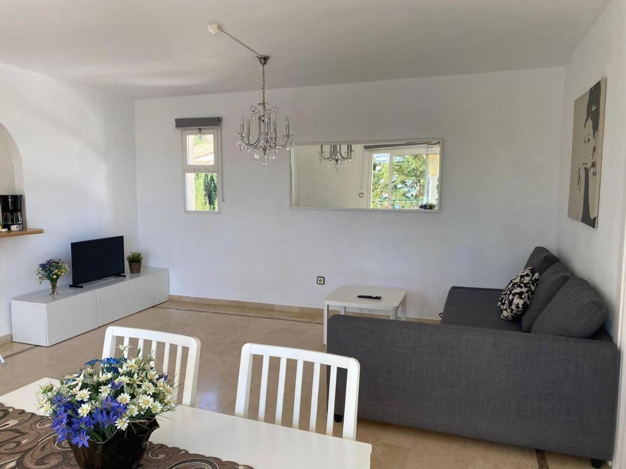Cyv Simple Living Near W Pool In