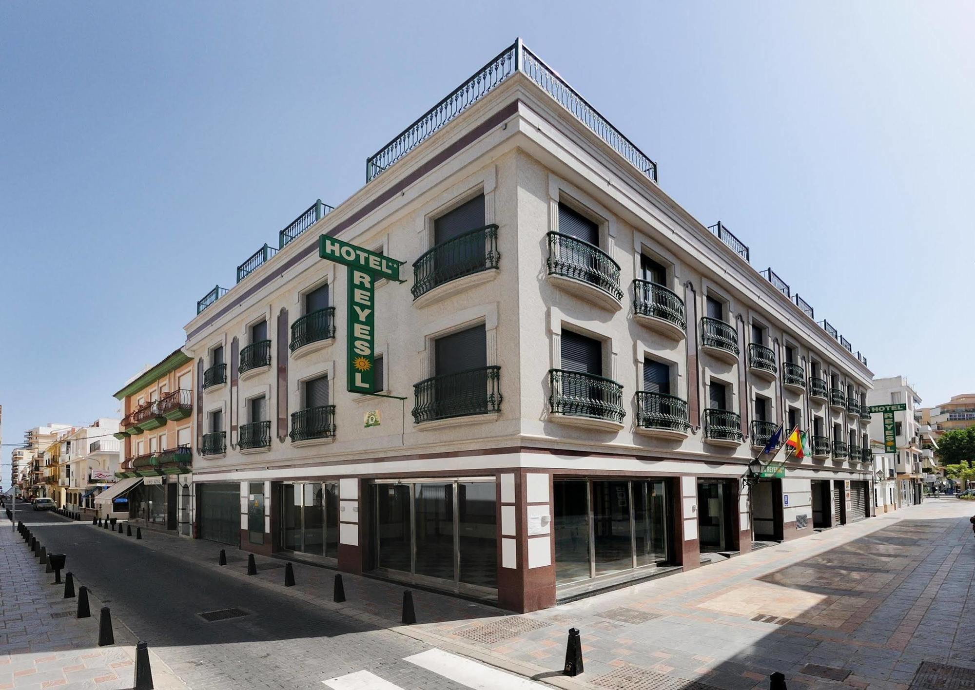 Hotel Reyesol 2*