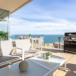 Ensuite Deluxe Jacuzzi & Parking Privado