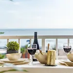 Beach Front Paseo Maritimo Fuengirola Apartment
