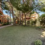 Seaside Bliss 2Br Apartment With Tranquil Terrace Pool And Parking
