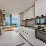 Vivi Homes - Kenzo Pool, Jacuzzi, Terrace & Sea View