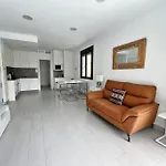 Luxury & New Apartment With Pool II