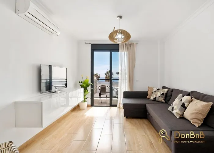 Cozy Apartment With Sea View And Private Parking In Fuengirola