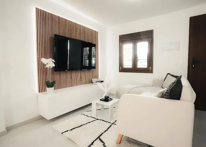 Modern Andalusian House One Minute From The Beach