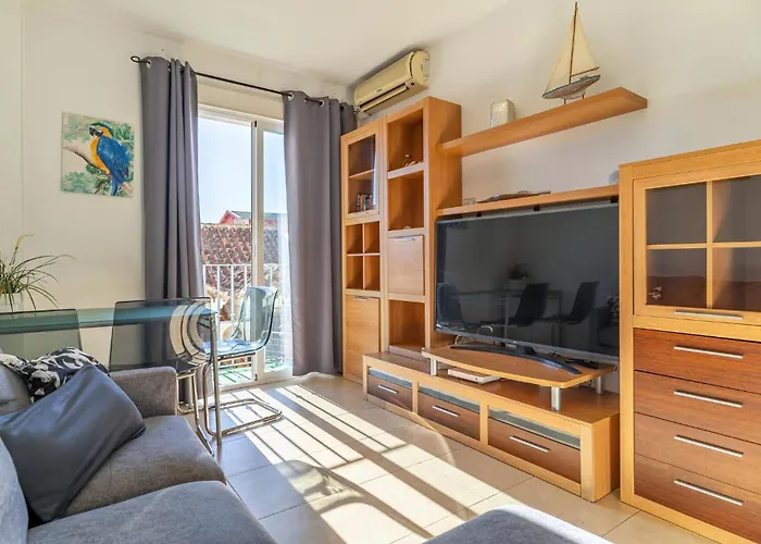 Gorgeous Apartment In Fuengirola With Wifi