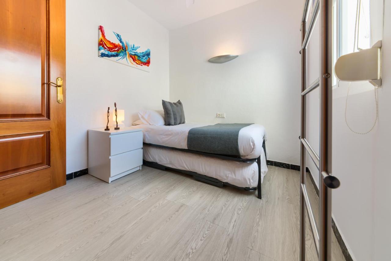 Apartment Holidays2fuengirola Palangreros 100 Mts From And Promenade