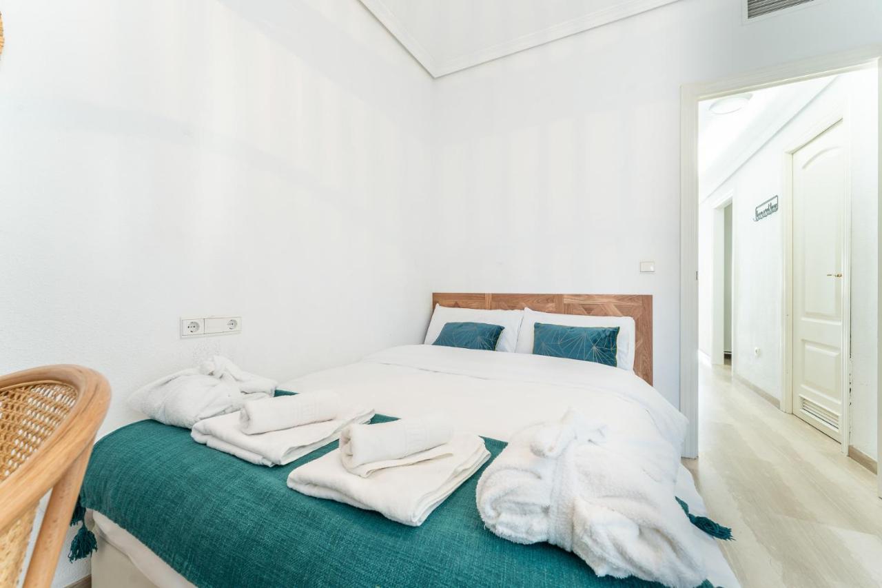 Superb Location Beachfront , 3 Bed With Terrace Fuengirola