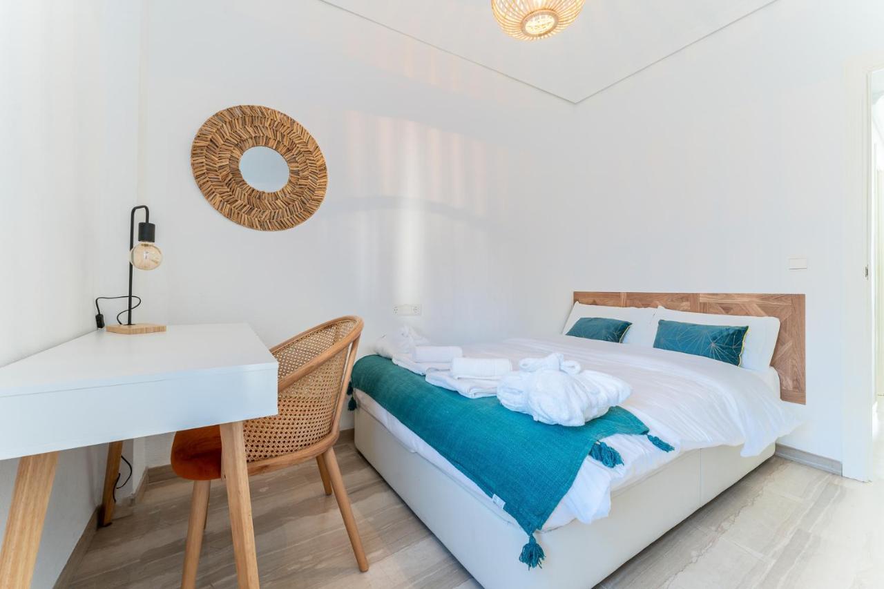 Superb Location Beachfront , 3 Bed With Terrace *