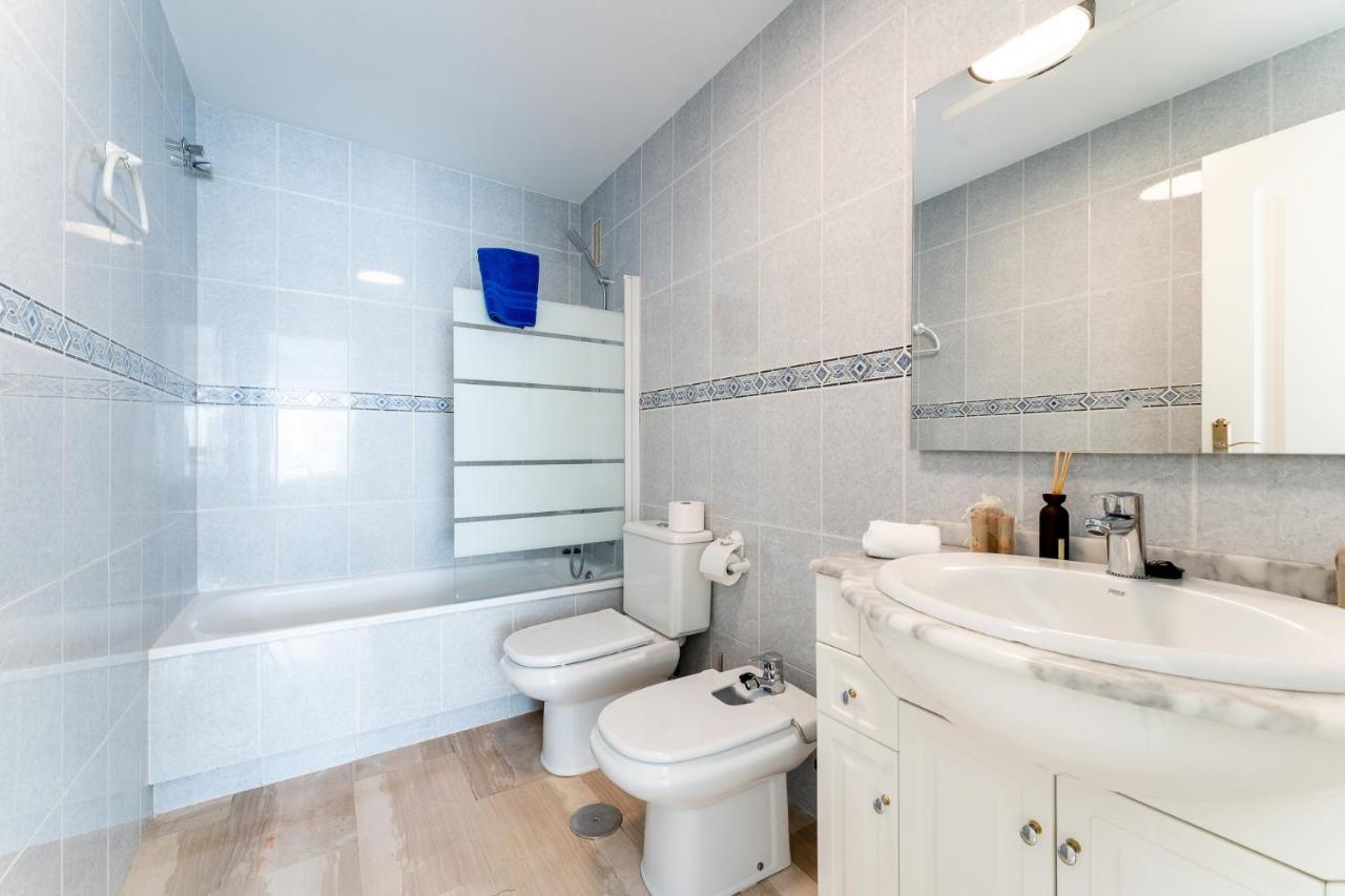 Superb Location Beachfront , 3 Bed With Terrace * Fuengirola