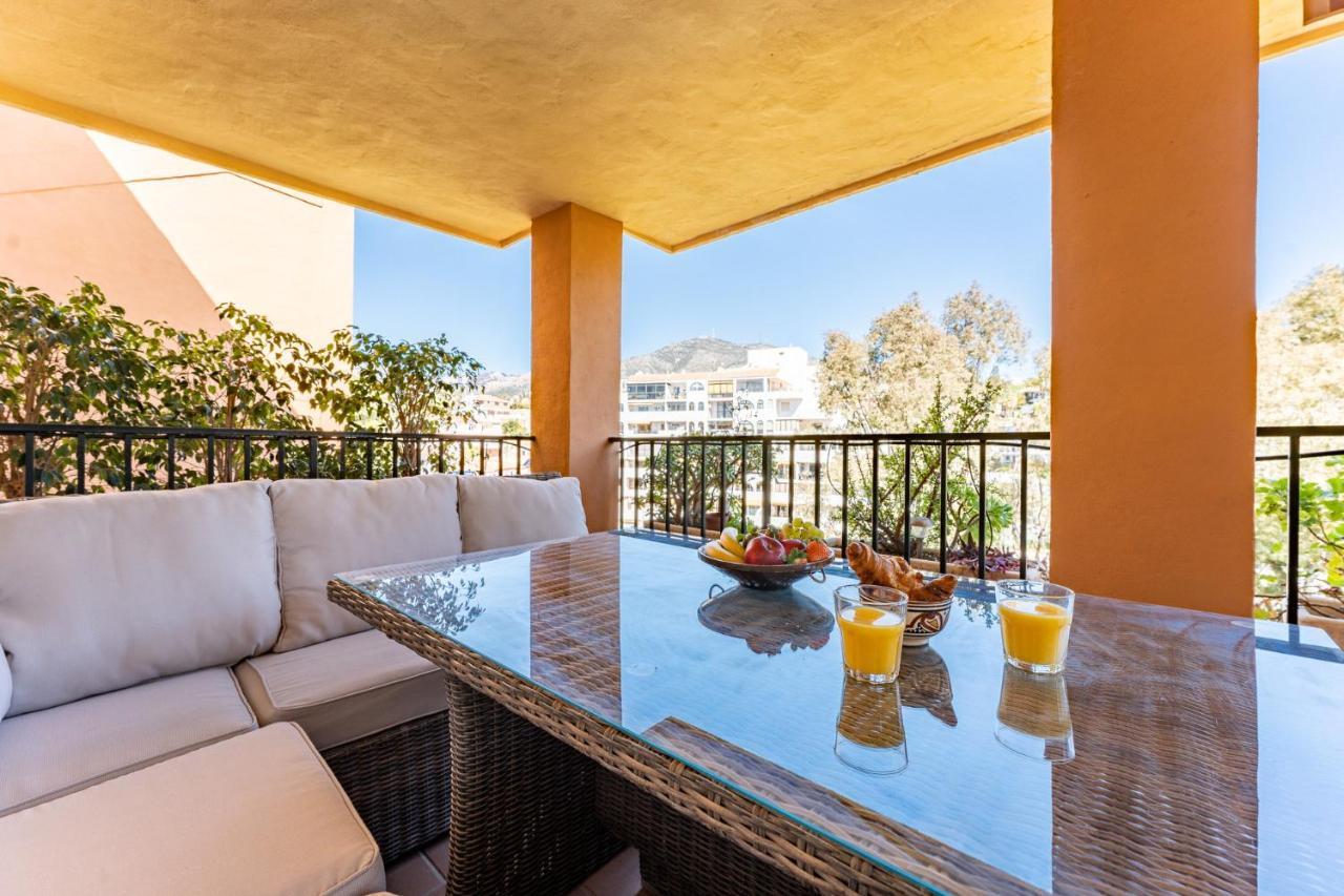 Seaside Bliss 2br With Tranquil Terrace Pool And Parking Appartement