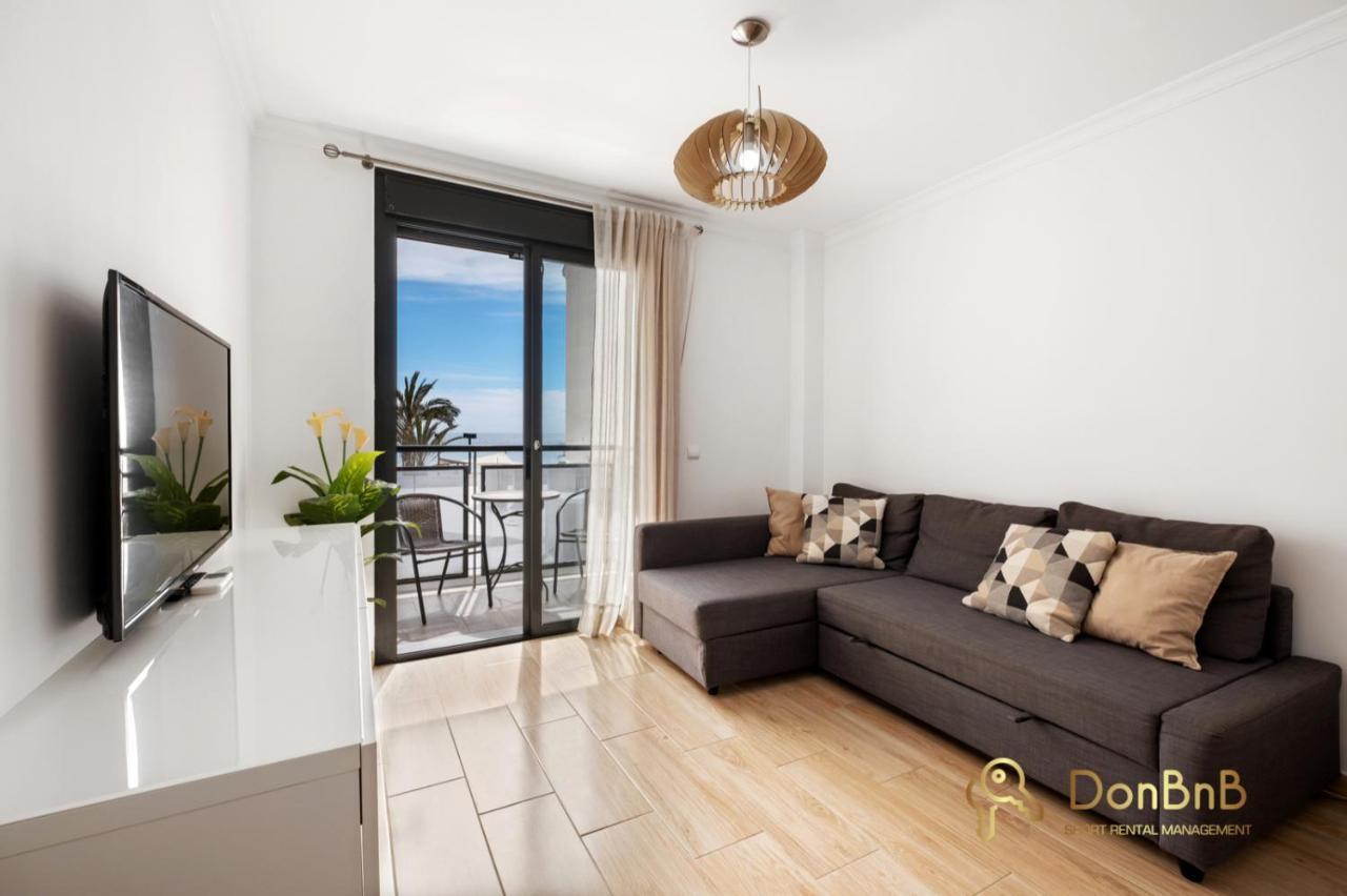Apartment Cozy With Sea View And Private Parking In *