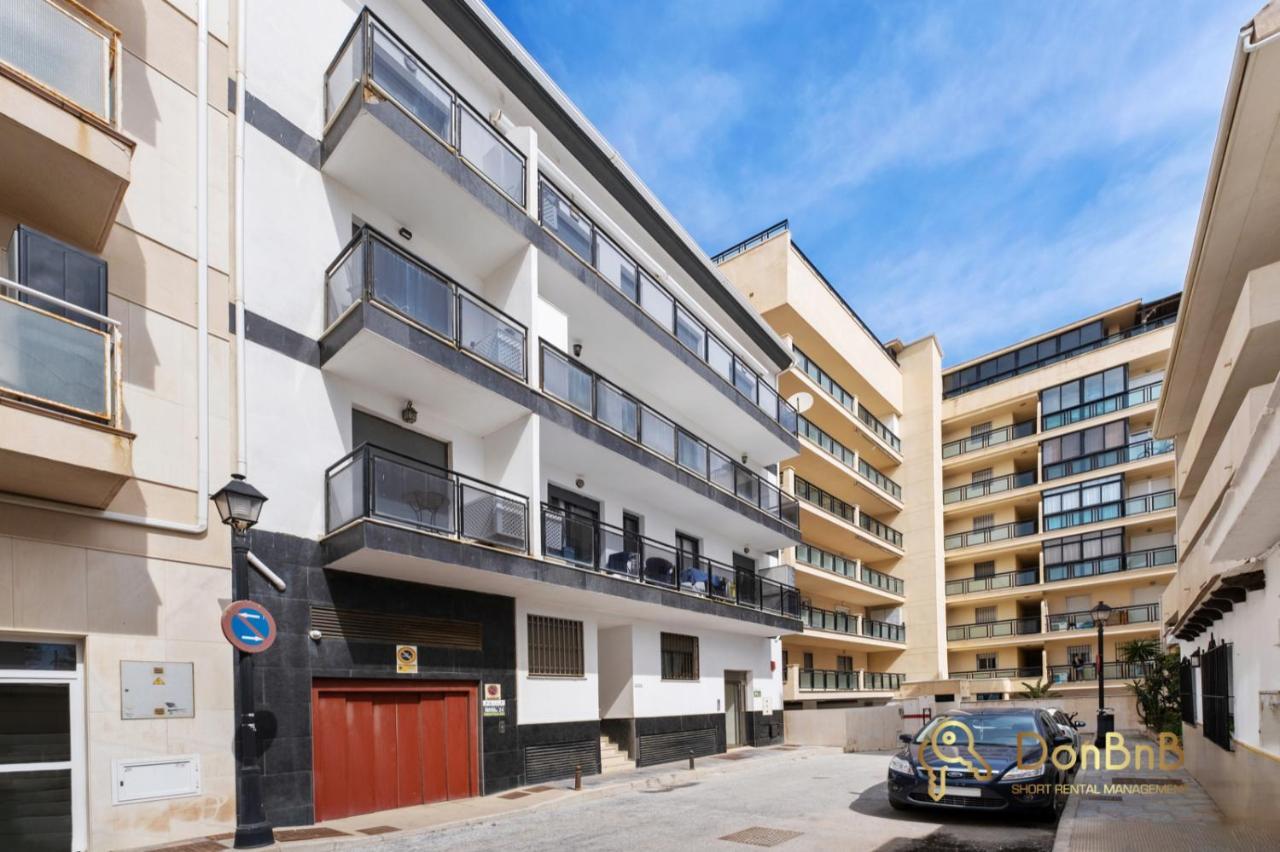 Cozy With Sea View And Private Parking In * Fuengirola