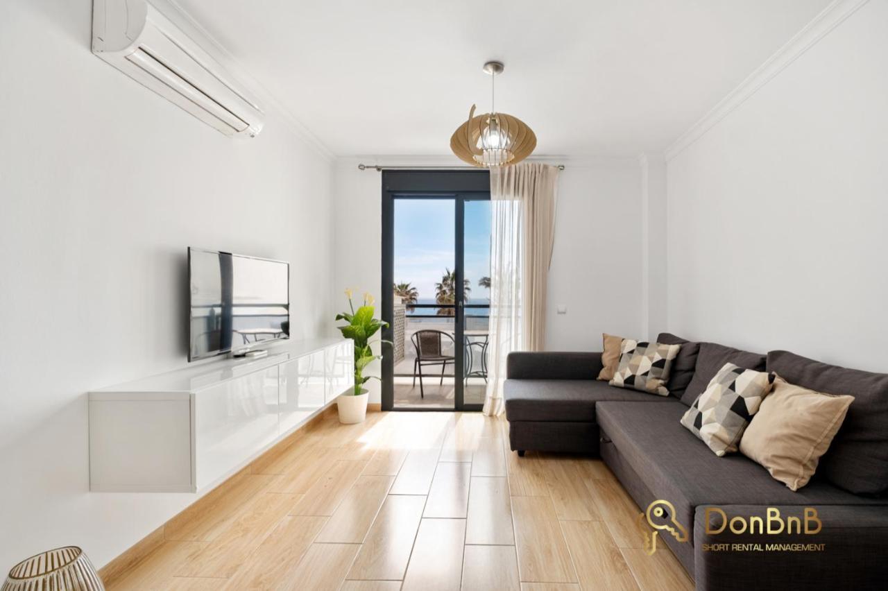 Cozy With Sea View And Private Parking In Apartment *