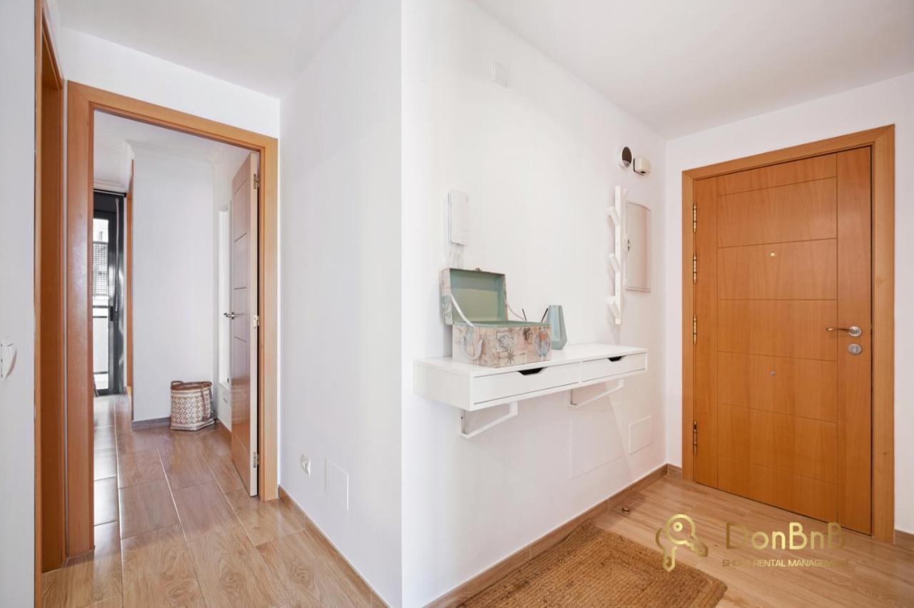 Cozy With Sea View And Private Parking In