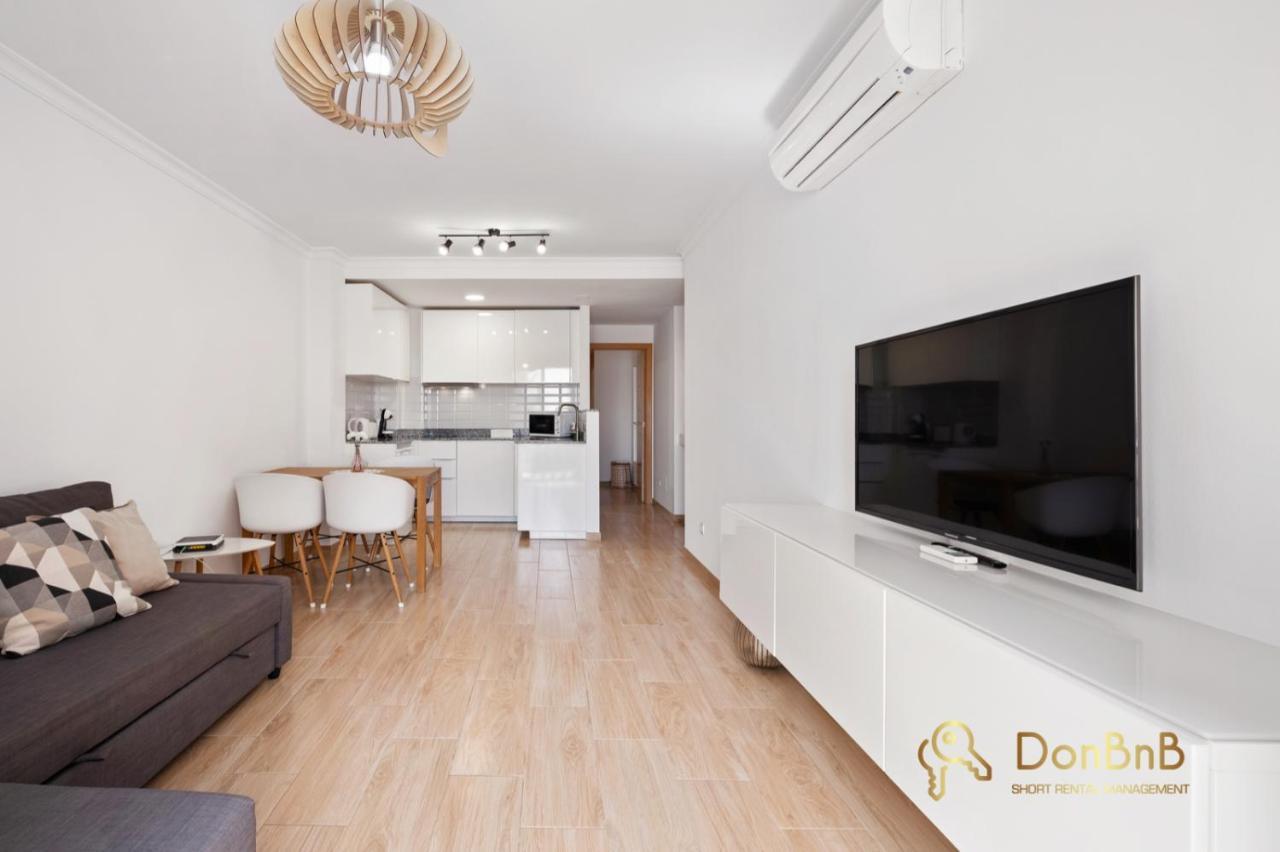 Cozy With Sea View And Private Parking In