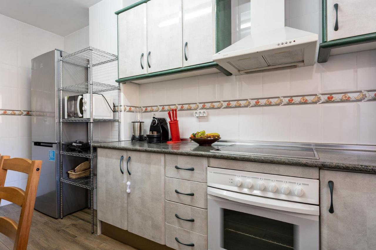 Appartement Seaside Bliss 2br With Tranquil Terrace Pool And Parking