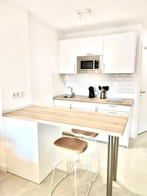 Veramar - Terrace, Pool & Parking By 10tosea Apartment