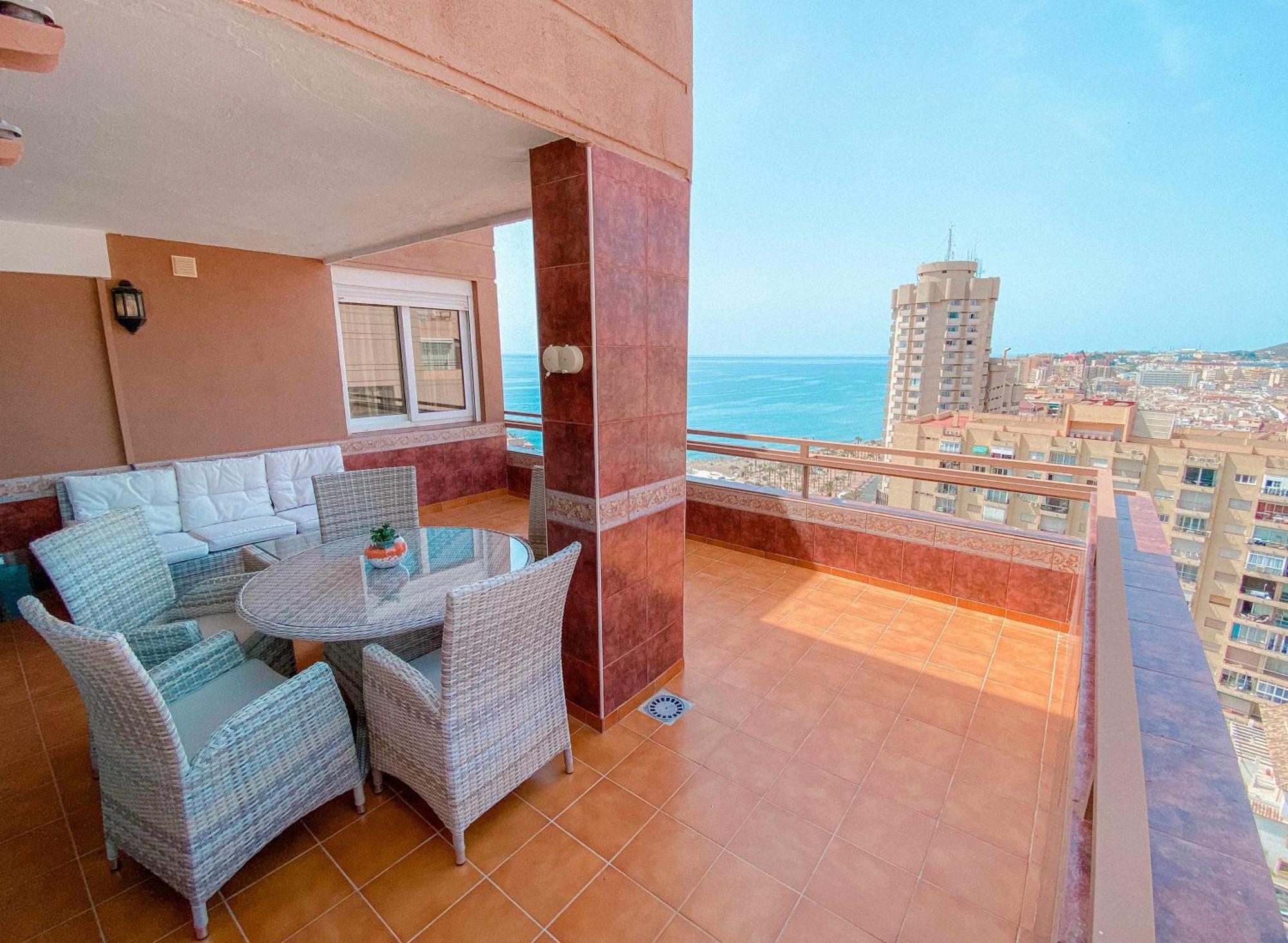 Nuevo Atico Con Piscina Privada Y Vistas Al Mar Appartement Fuengirola