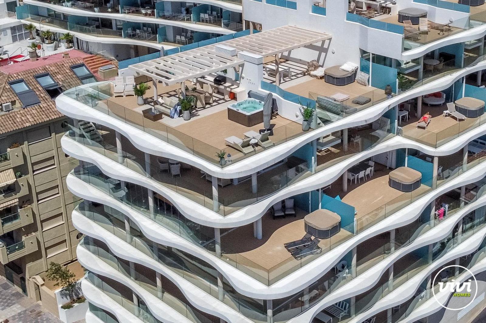 Vivi Homes - Kenzo Pool, Jacuzzi, Terrace & Sea View Apartamento *