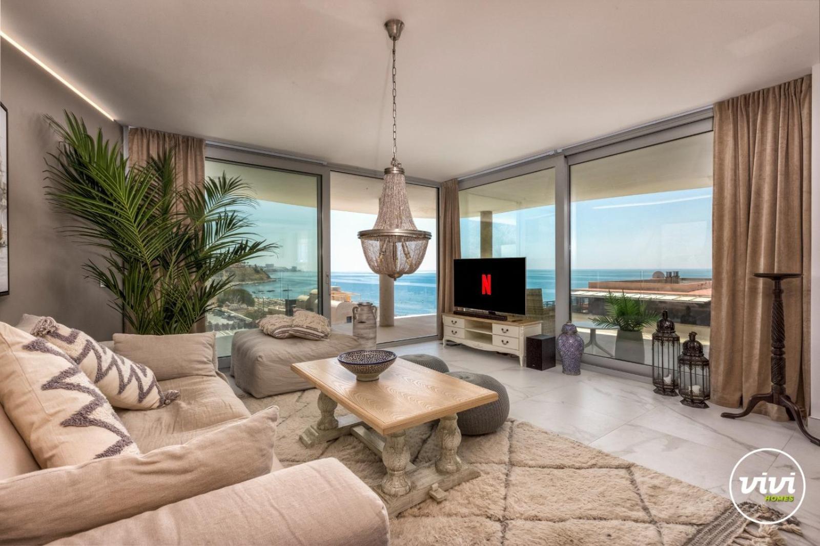 Vivi Homes - Kenzo Pool, Jacuzzi, Terrace & Sea View *