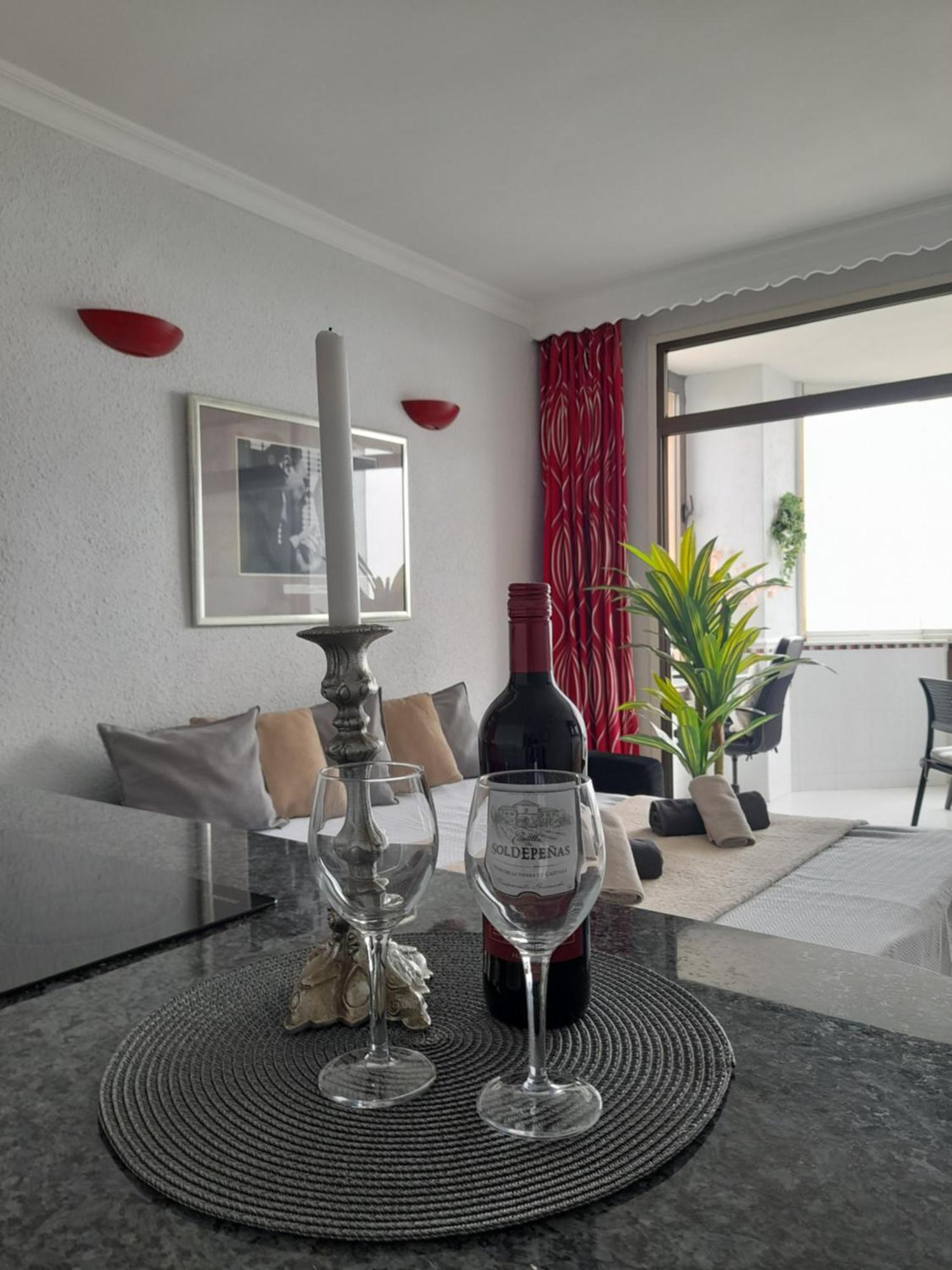 On The Harbor, First Line With Beautiful Sea View In 4 Star Apartment Fuengirola