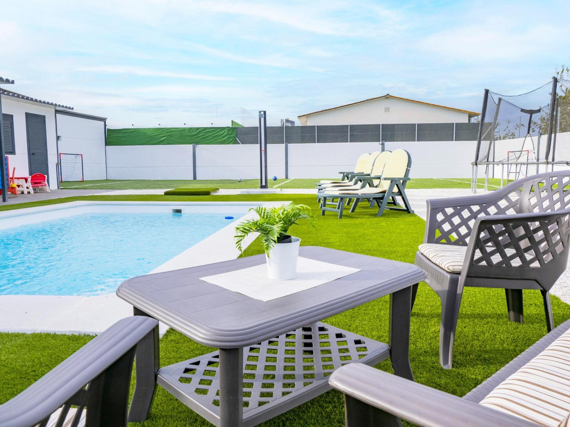 Ferienhaus Cubo's Casa Soles & Football Field Fuengirola