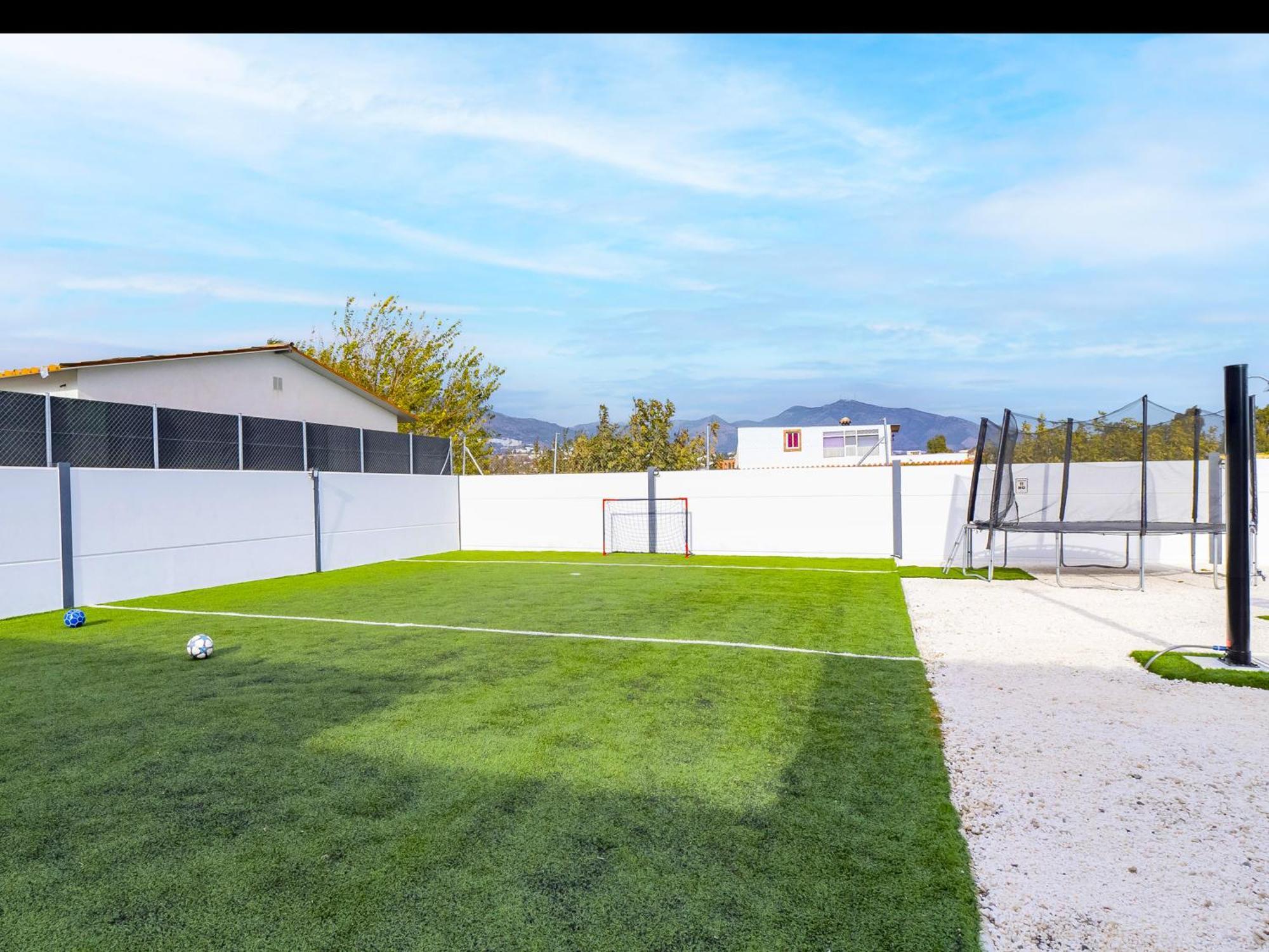 Cubo's Casa Soles & Football Field * Fuengirola