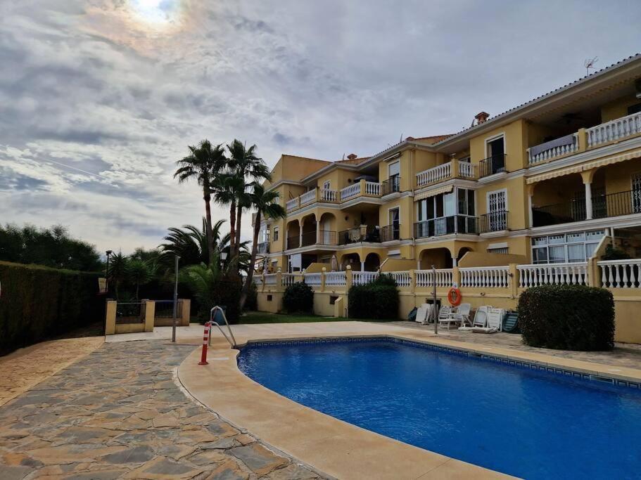 Sea View Garden Oasis Apartment
